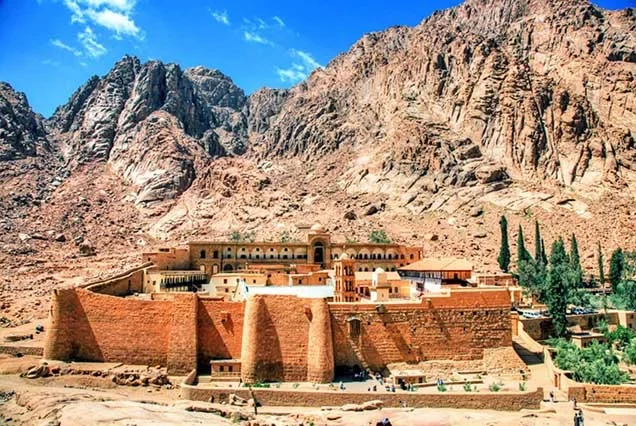 Excursion privée de Dahab au Caire – Pyramides de Gizeh et Musée égyptien