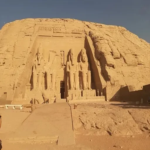 Excursion privée d’une journée d’Assouan à Abou Simbel avec égyptologue