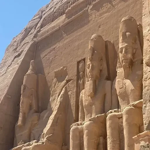 Excursion privée d’une journée d’Assouan à Abou Simbel avec égyptologue