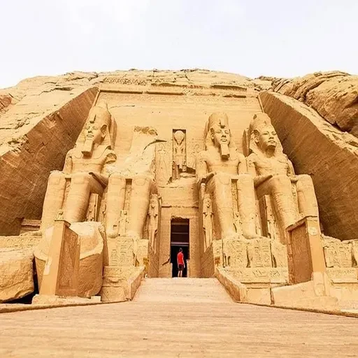 Excursion privée d’une journée d’Assouan à Abou Simbel avec égyptologue
