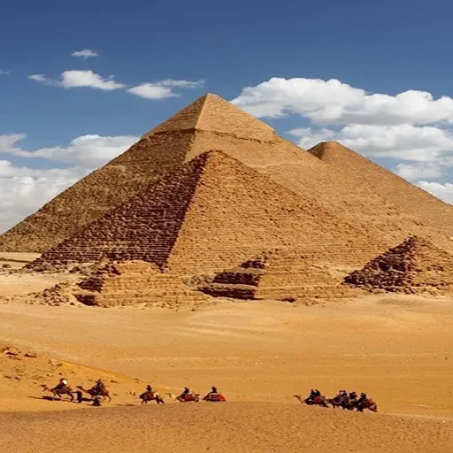 Excursion privée en avion d’Hurghada au Grand Musée Égyptien et aux pyramides de Gizeh