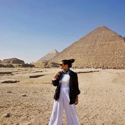 Excursion privée en avion d’Hurghada au Grand Musée Égyptien et aux pyramides de Gizeh