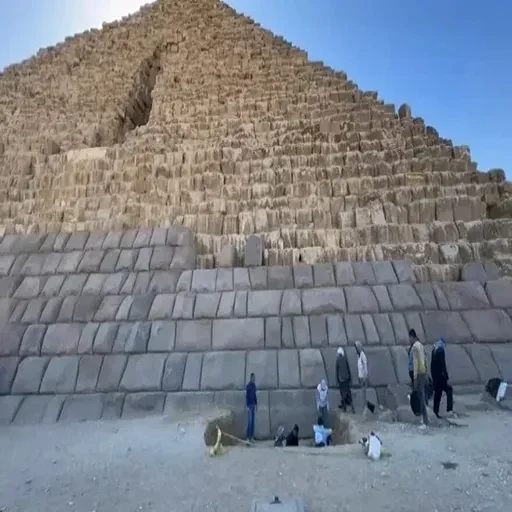 Excursion privée en avion de Louxor au Grand Musée Égyptien et aux pyramides de Gizeh