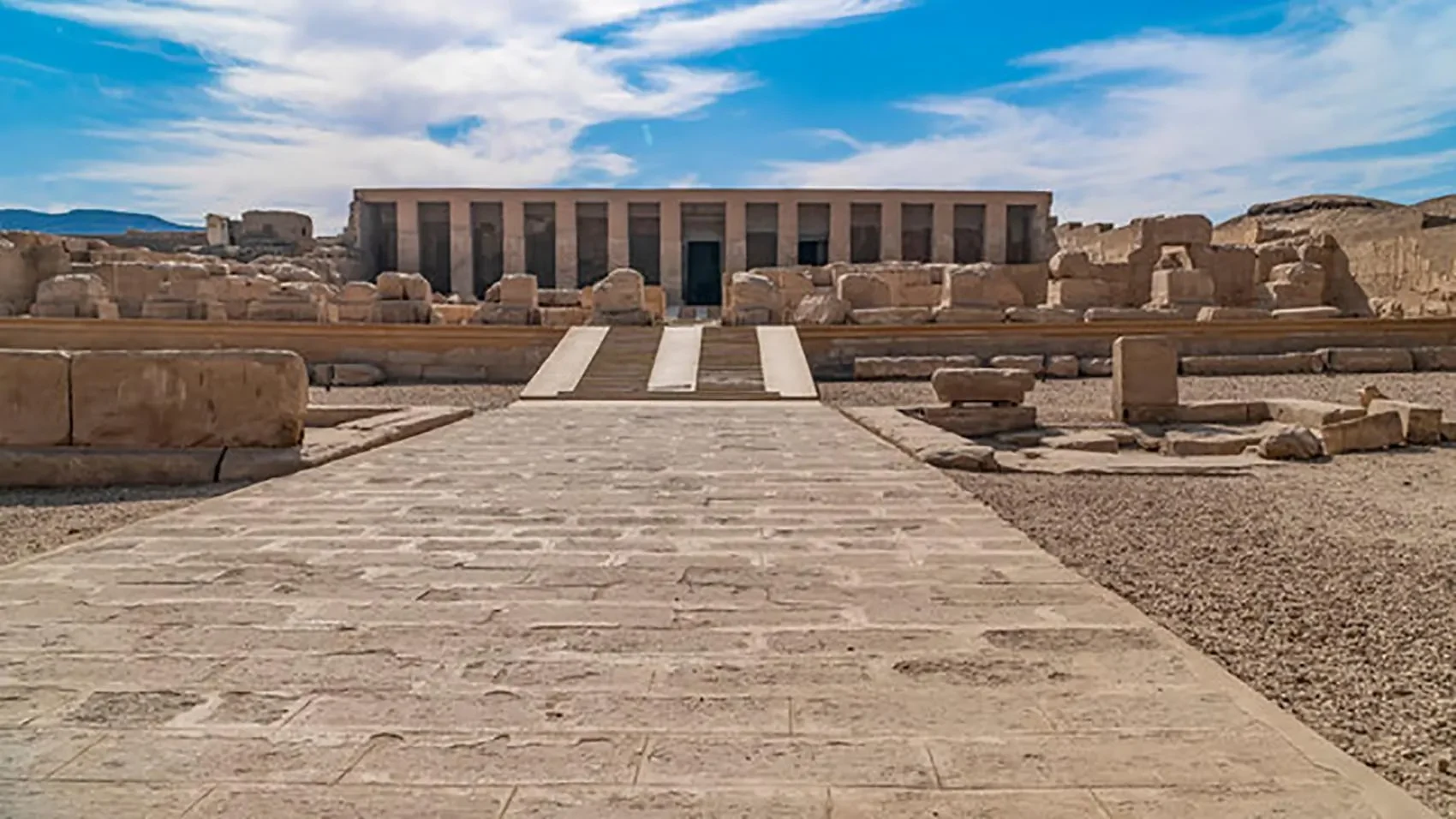 Excursion privée d’une journée aux temples de Dendérah et Abydos depuis Louxor