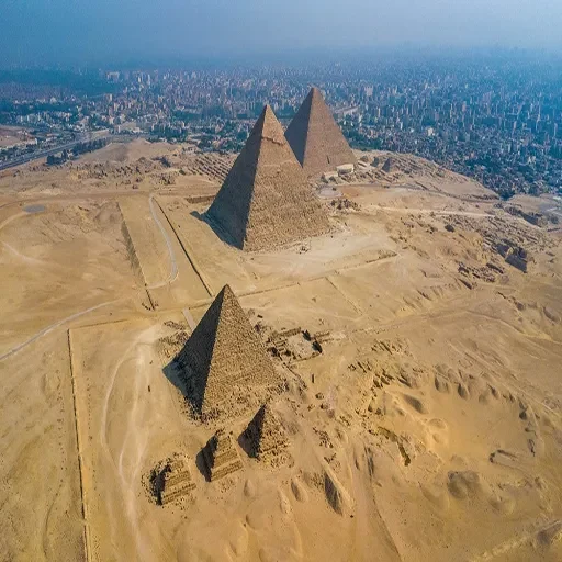 Circuit privé sur la civilisation égyptienne – pyramides de Gizeh, GEM et NMEC