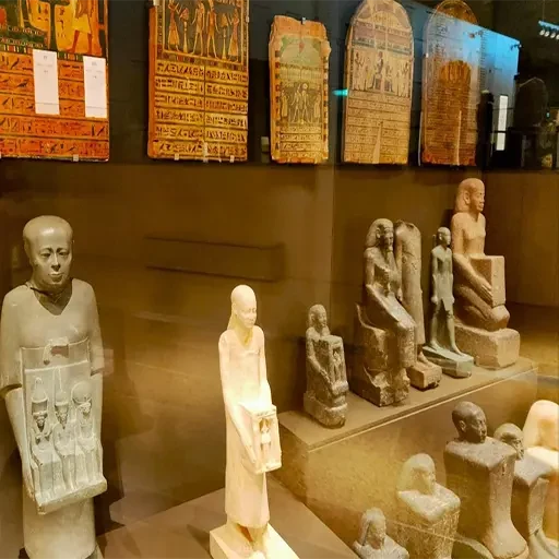 Excursion privée d’Hurghada au Grand Musée Égyptien et aux pyramides de Gizeh