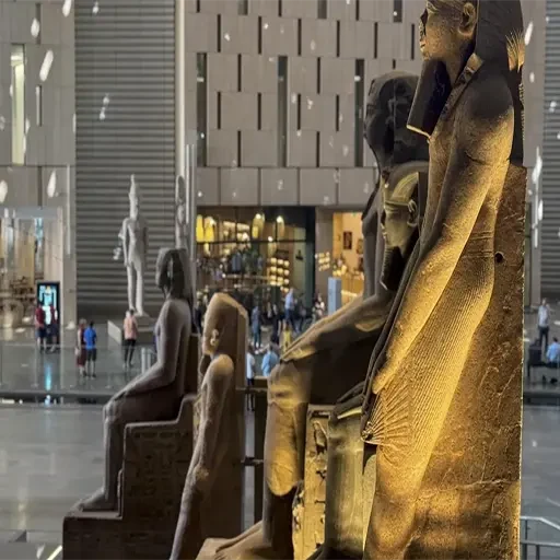 Excursion privée d’Hurghada au Grand Musée Égyptien et aux pyramides de Gizeh