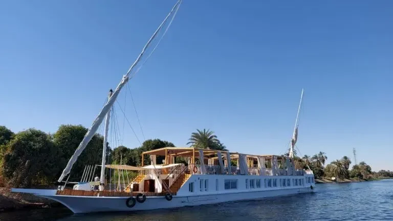 Sacred Lotus Dahabiya – croisière sur le Nil de 8 jours : Louxor–Assouan