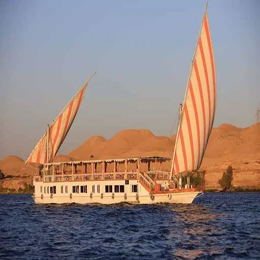 Three Pyramids Dahabiya – croisière sur le Nil de 4 jours : Assouan–Louxor