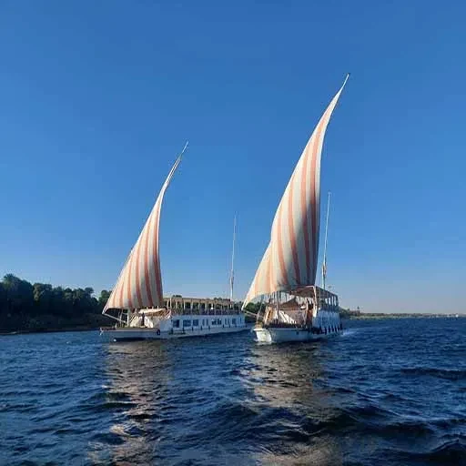 Three Pyramids Dahabiya – croisière sur le Nil de 8 jours : Louxor–Assouan