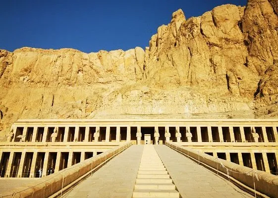 Le Caire, Hurghada, croisière sur le Nil, montgolfière et Abou Simbel