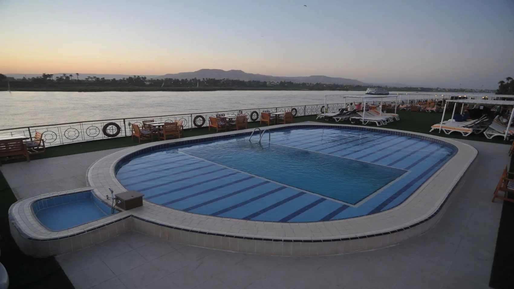 Royal Esadora – croisière sur le Nil de 4 jours : Assouan–Louxor