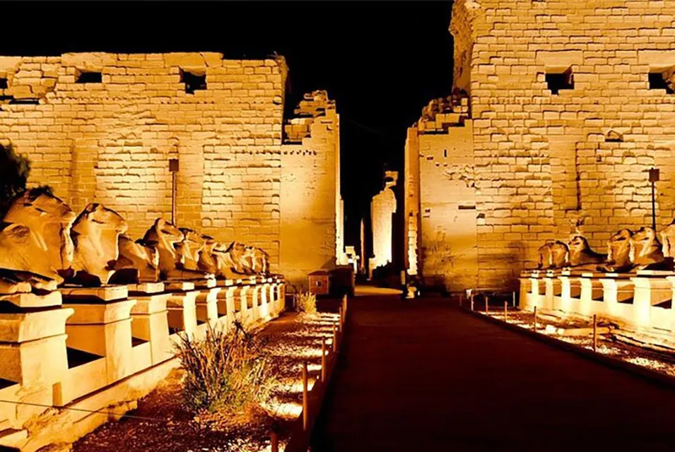 Spectacle son et lumière aux temples de Karnak